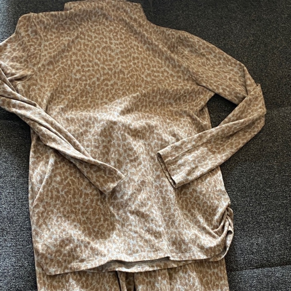 beachlunchlounge Taupe Leopard Print Pantsuit set of two size M - Picture 2 of 5
